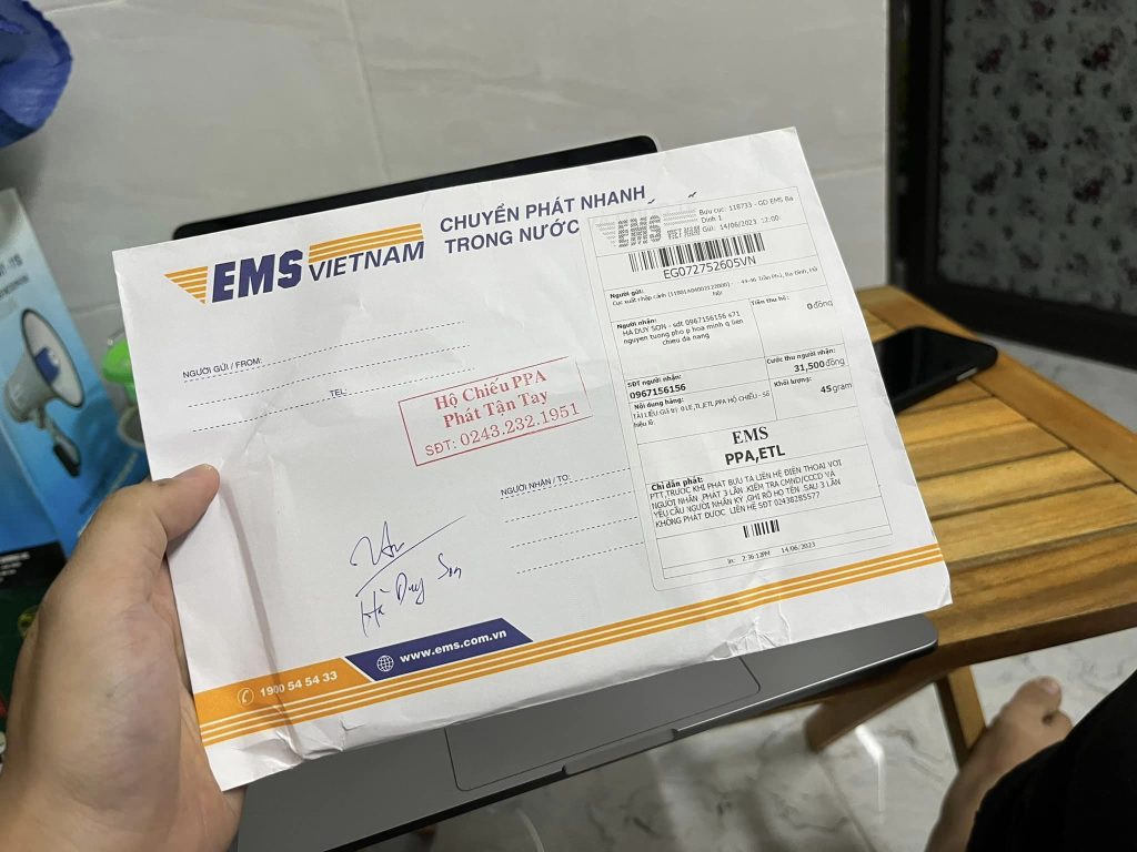 EMS gửi hộ chiếu về tận nhà